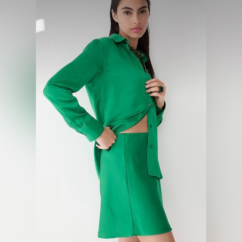 J Crew Kelly Green Slim-fit drapey shirt in luster crepe Size 14 Slim